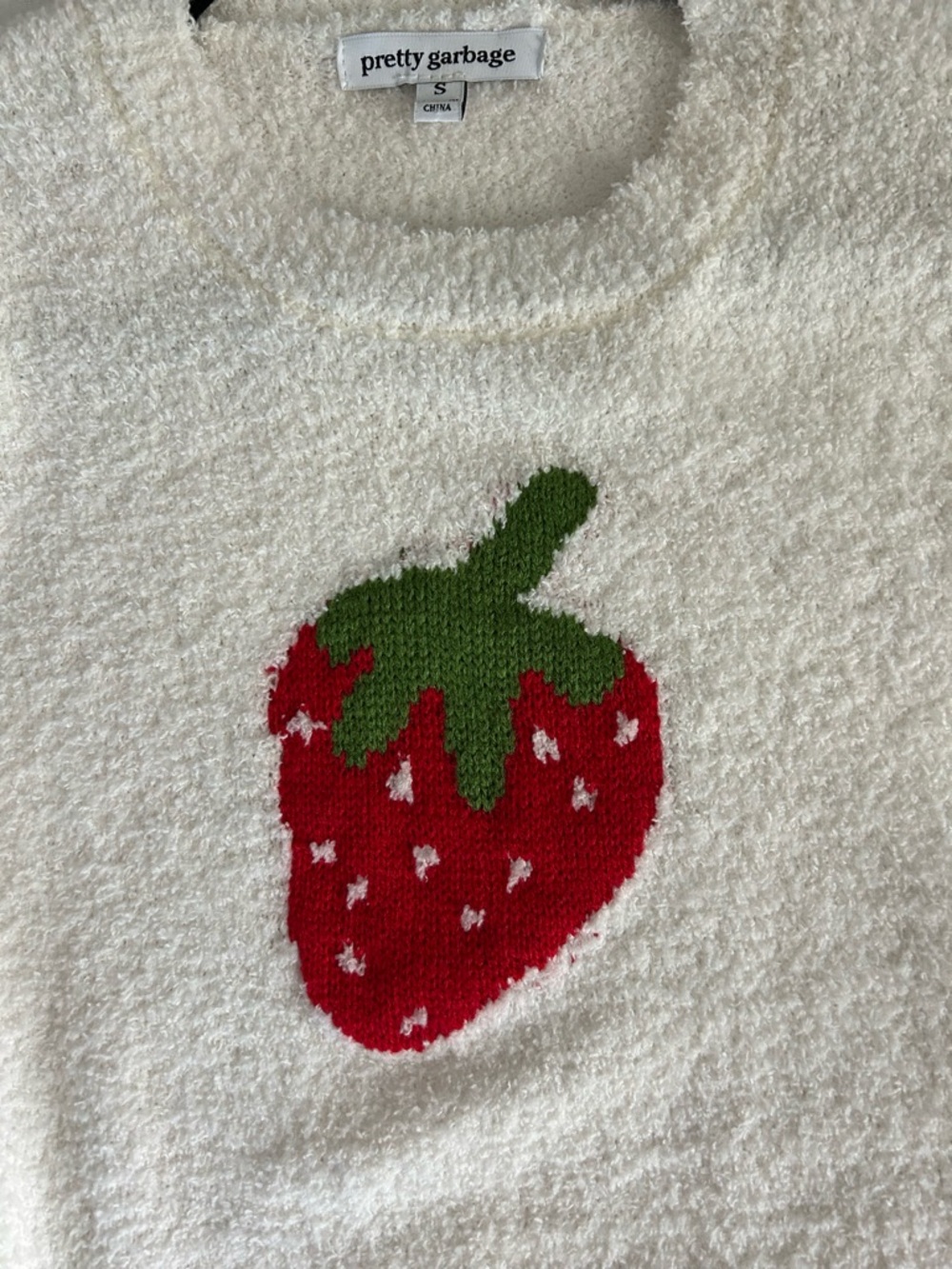 Pretty Garbage Cream Short-Sleeve Bouclé Top with Strawberry Motif - Picture 3 of 3